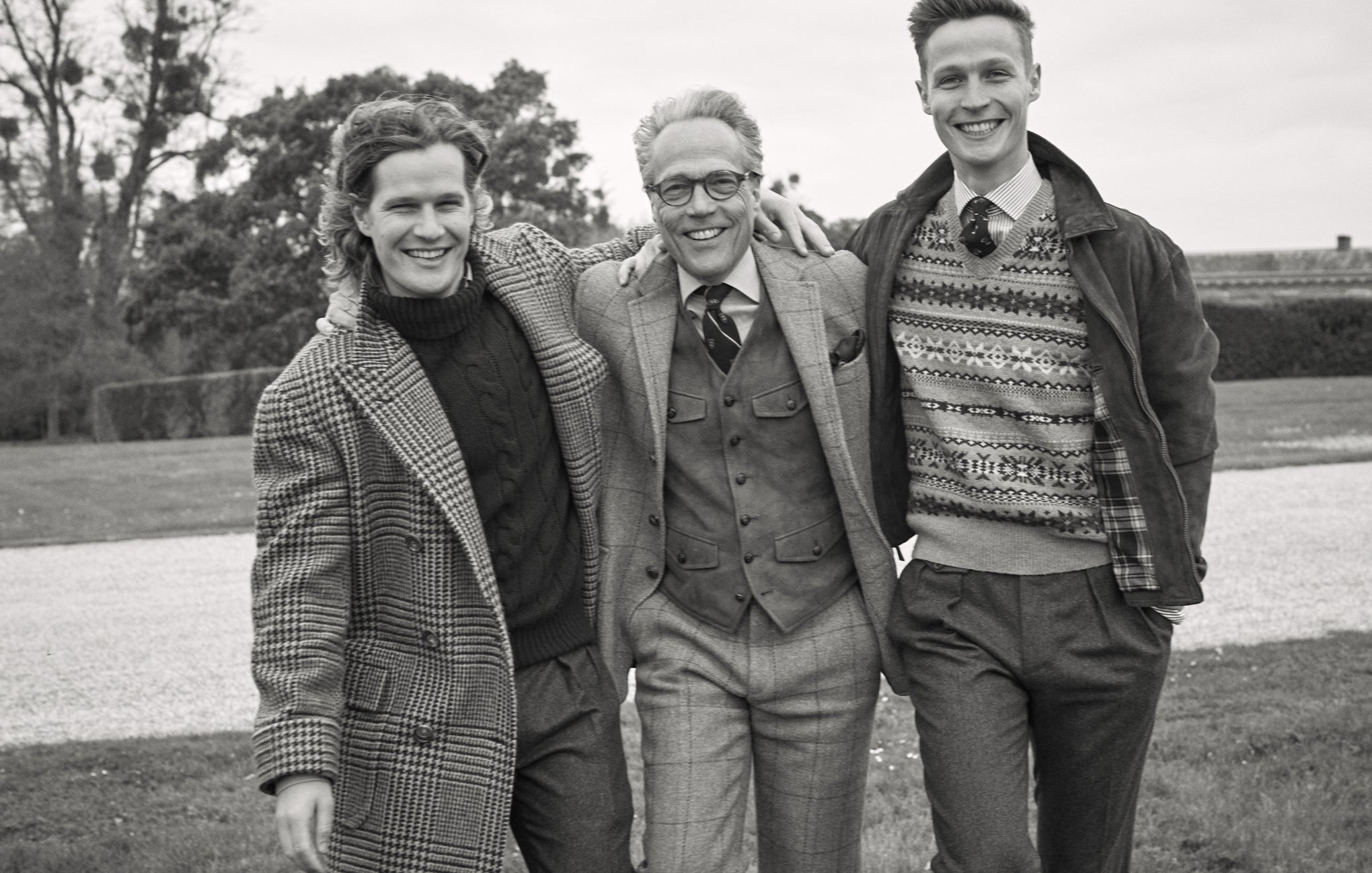 <strong>LES ANN&Eacute;ES PASSENT &Agrave; GRANDE VITESSE</strong><br/><span>Un aper&ccedil;u de Goodwood au fil des ans, notamment le moment o&ugrave; Stirling Moss et Carroll Shelby ont partag&eacute; la sc&egrave;ne lors de la c&eacute;r&eacute;monie de remise des prix</span> 